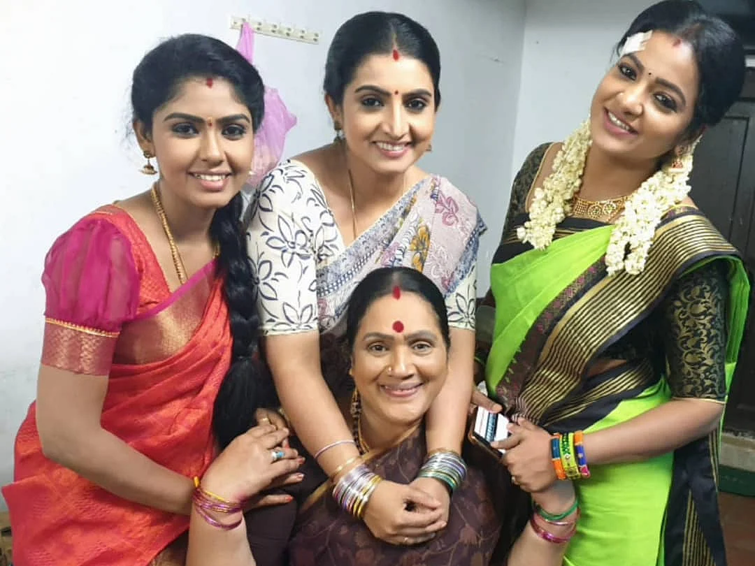 ``வறுமையால நடுத்தெருவுல நின்னேன்; அந்த வீடு இப்போ 100 கோடி!" - நடிகை சாந்தி வில்லியம்ஸ் ஷேரிங்ஸ்