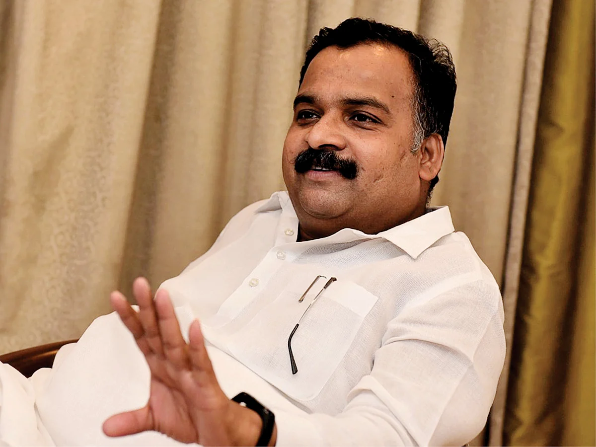 ஓடி ஒளிகிறார்கள் பிரதமரும் அமைச்சர்களும்! - ‘சஸ்பெண்ட் எம்.பி’ மாணிக்கம் தாகூர் விளாசல்