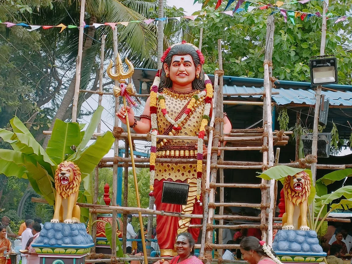 விழுப்புரம்: முருகன் கோயிலில் நித்யானந்தாவுக்கு 18 அடியில் சிலை; பொதுமக்கள் அதிர்ச்சி!