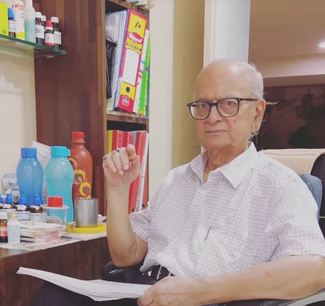 மகளின் கேச பிரச்னைக்கு தந்தை தயாரித்த எண்ணெய்; 85 வயதில் தொழிலில் ஜெயித்த கதை! 