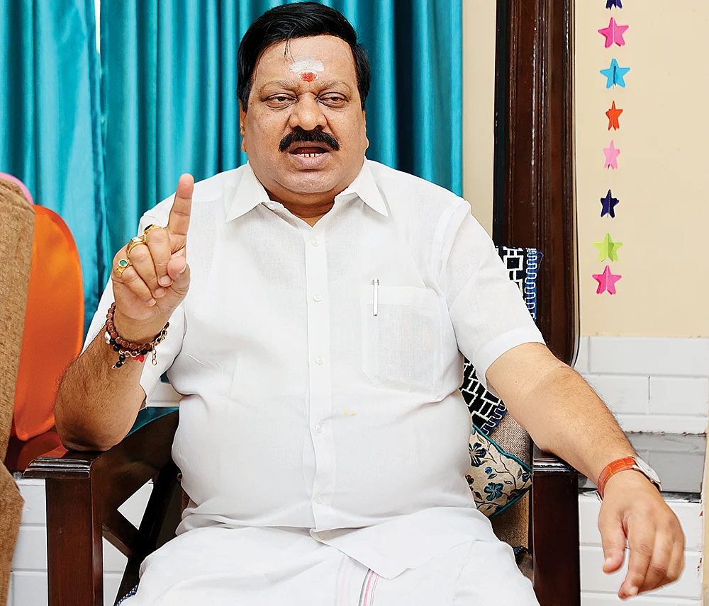 எடப்பாடியின் நரித்தனமான செயல்களுக்கு பிரதமர் துணைபோகமாட்டார்!