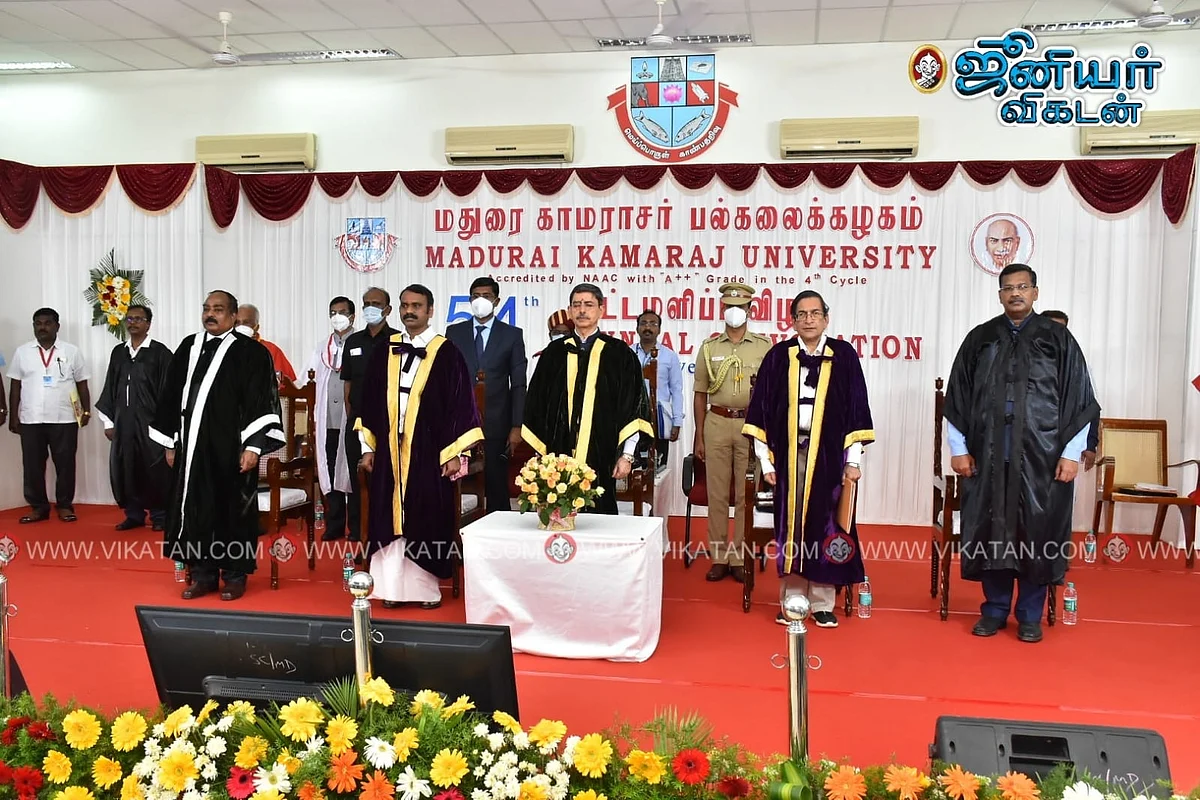 பட்டமளிப்பு விழாவில் ஆளுநர்