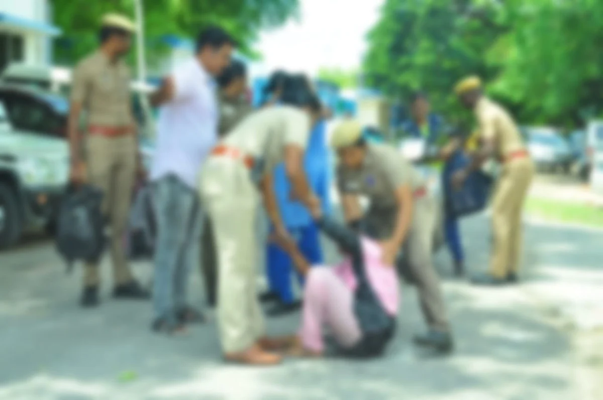 தீக்குளிக்க முயற்சி