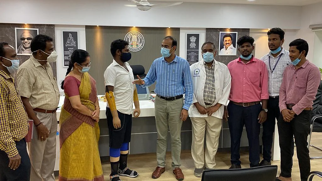 ஆட்சியருடன் சுபாஷ்
