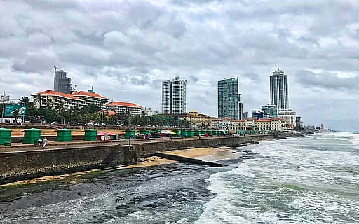 இலங்கை: கலங்காமல் கடன் வாங்கிய வேந்தர்கள், கலங்கினாலும் கடன் வாங்கும் மக்கள், பாடம் படிக்காத உலகம்!