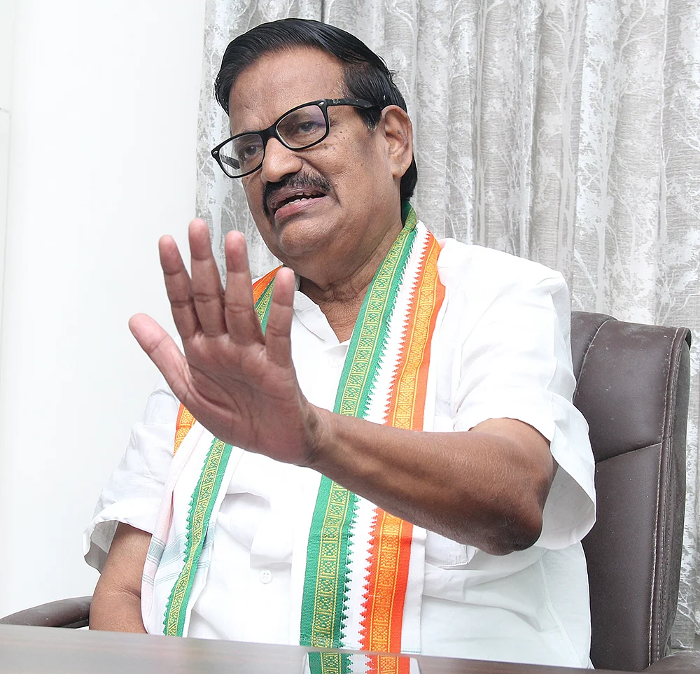 மிஸ்டர் கழுகு: நெருக்கத்தில் மோடி-ஸ்டாலின்... வருத்தத்தில் கதர்ச் சட்டை!