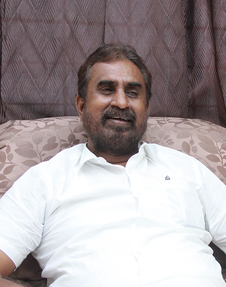 வேலுமணி