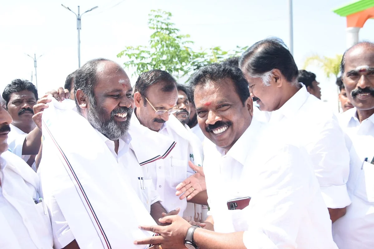 தேனி நகரச் செயலாளர் கிருஷ்ணகுமார்