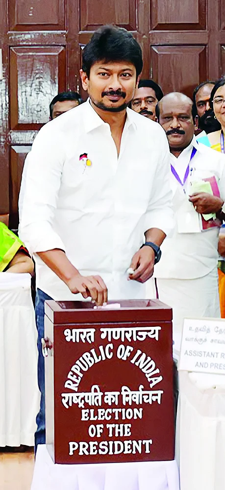 மிஸ்டர் கழுகு: பறந்து வந்த உதயநிதி... மறந்துபோன அன்பில்! - தி.மு.க-வில் கடைசி நேர திக்... திக்...