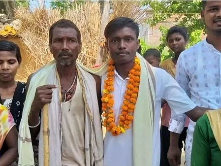 `சாதிக்க வறுமை தடையில்லை': பீகார் மாணவனுக்கு ரூ.2.5 கோடி வழங்கும் அமெரிக்க கல்லூரி!