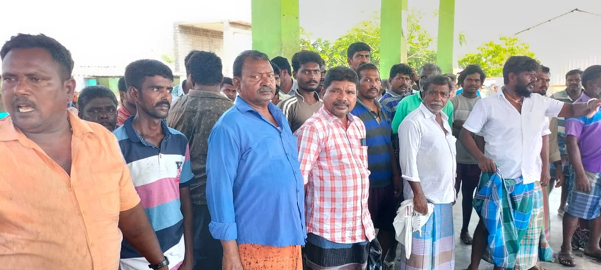 நாட்டுப்படகு மீனவர்கள்