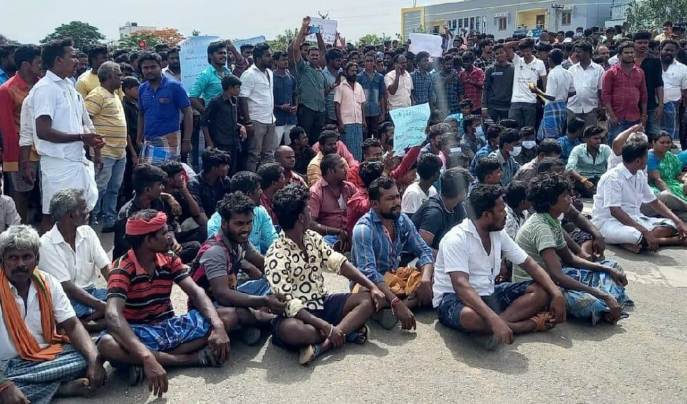 சின்னசேலம் கலவரம்: ``சட்டம்-ஒழுங்கைக் கையில் எடுத்துக்கொண்டால் நீதிமன்றம் எதற்கு?”- உயர் நீதிமன்றம்