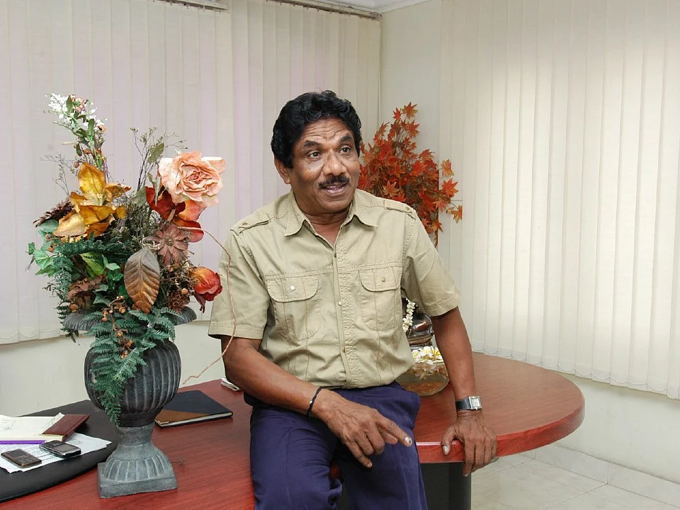 நாற்காலி கனவுடன் நடிக்க வராதீர்கள்! பாரதிராஜா