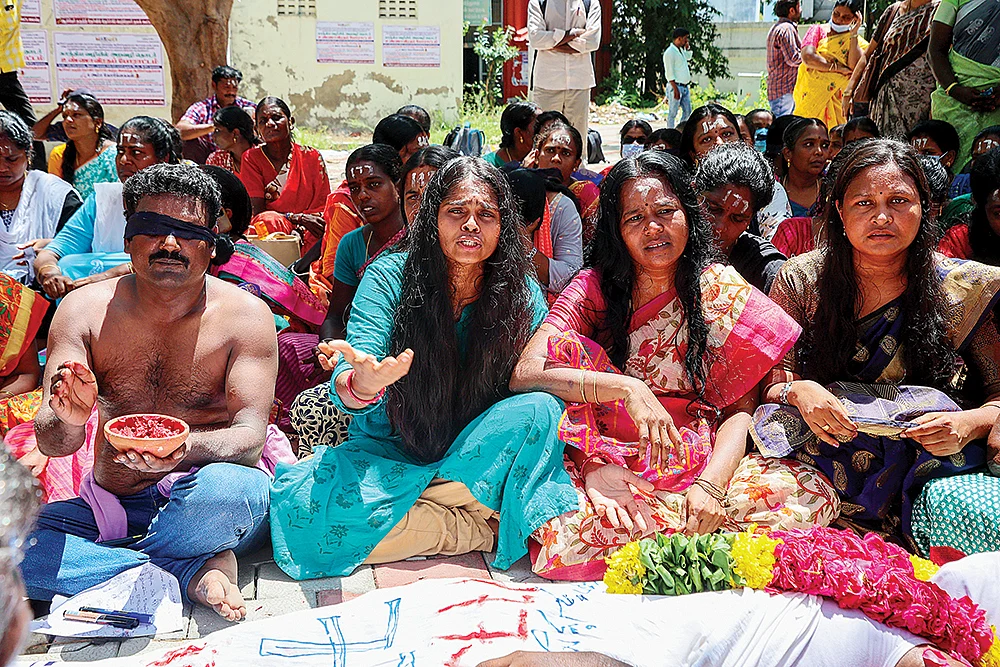 துரோகம் செய்துவிட்டது தி.மு.க அரசு... ‘தற்காலிகப் பணி’அறிவிப்பால் கொதிக்கும் ஆசிரியர்கள்!