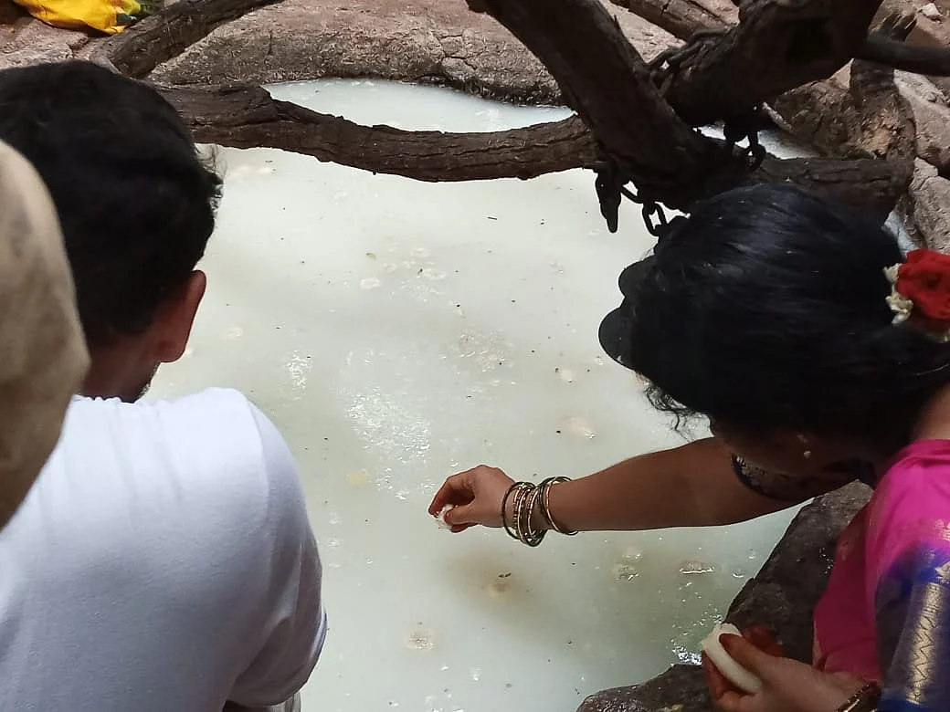அதிசய தீர்த்த குளம்