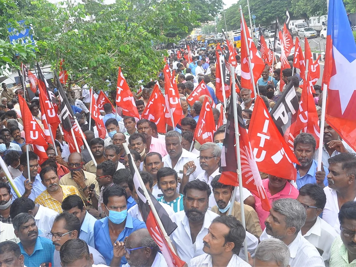 ஒப்பந்த ஓட்டுநர்கள்! - தனியார்மயமாகிறதா போக்குவரத்துத்துறை?