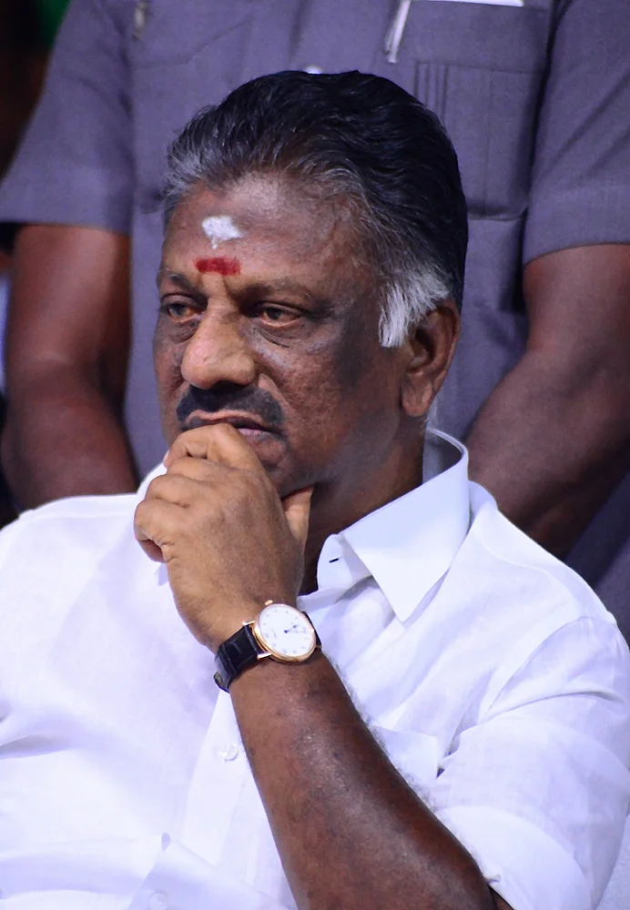 சட்டச் சிக்கல்கள்... பதவிப் பஞ்சாயத்து... டெல்லி கேம்... அல்லாடும் அ.தி.மு.க.!