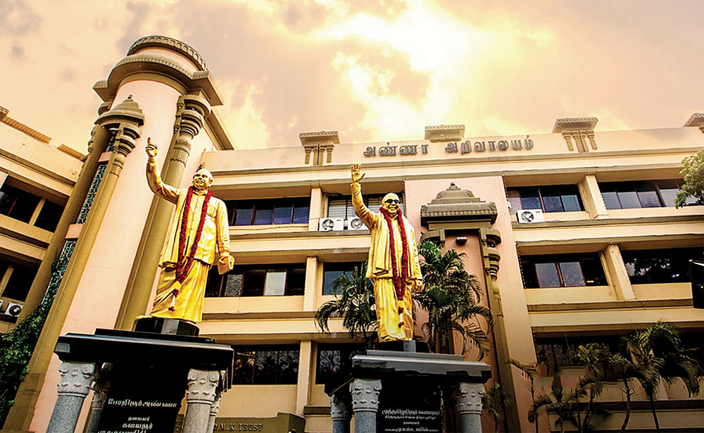 ‘அதிகார யுத்தம்!’ - படையெடுக்கும் நிர்வாகிகள்... திணறும் அறிவாலயம்!