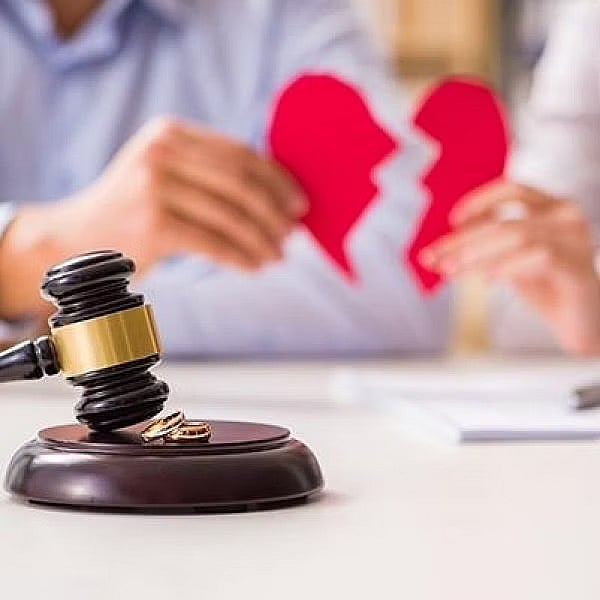 Viral Chat: `விவாகரத்து ஆகிவிட்டது; இனி அந்த புகைப்படங்கள் தேவையில்லை’ - ரீஃபண்ட் கேட்ட பெண்!