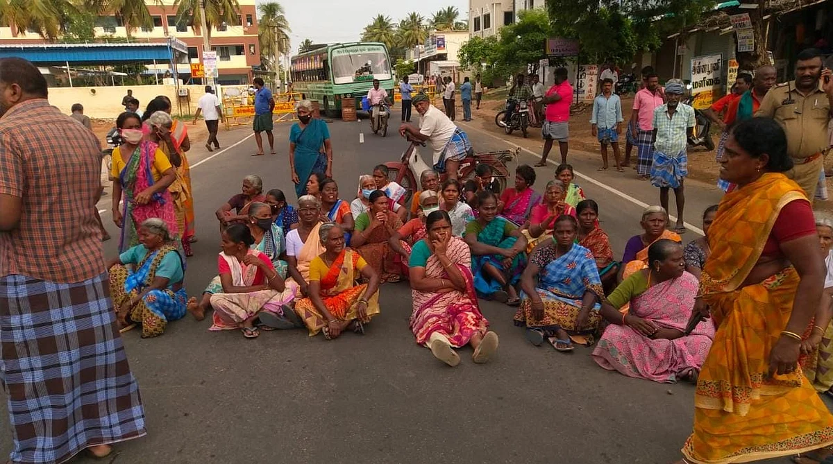 சாலைமறியல் செய்த மக்கள்