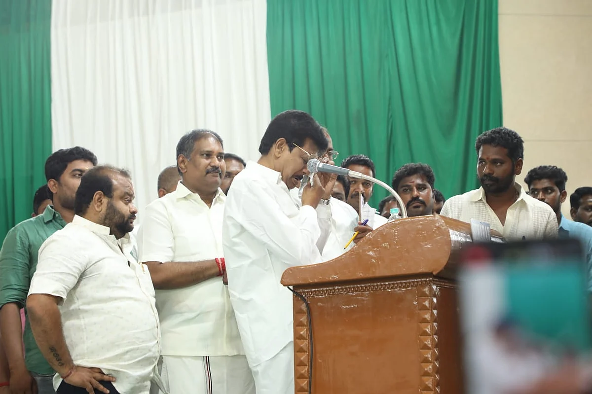 திவாகரன்