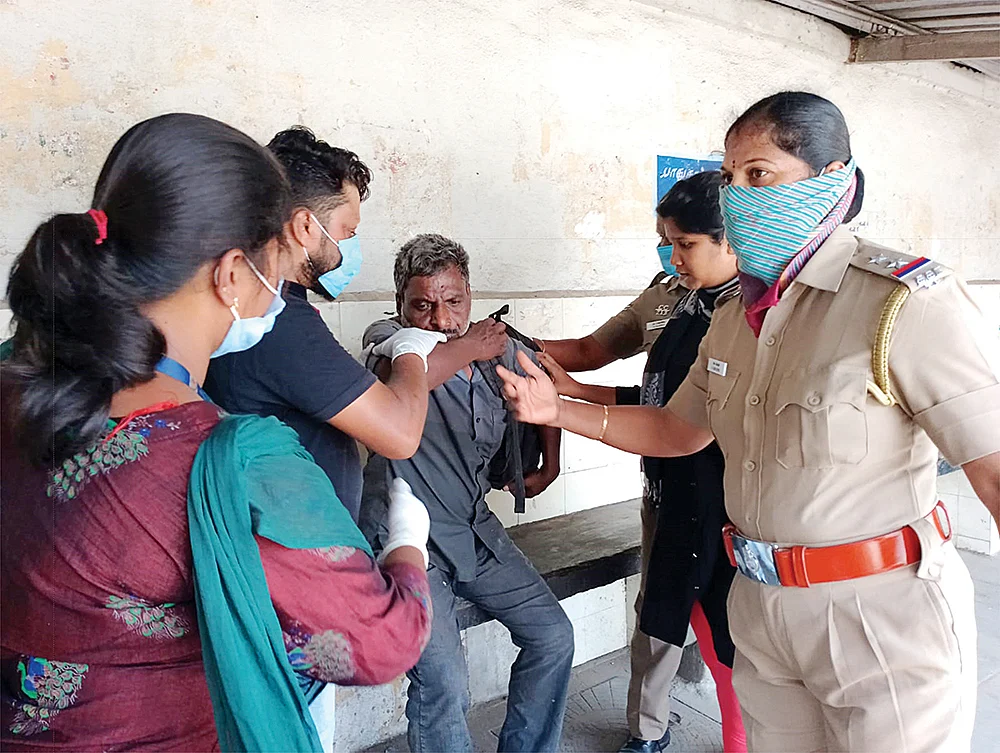 ‘நம்ம ஊருக்கு என்னதான் ஆச்சு..?’ - கோவையைக் கலங்கடித்த இரவலர்கள்!