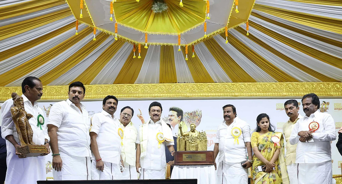 உள்ளாட்சிப் பிரதிநிதிகள் மாநாட்டில் அமைச்சர்கள்