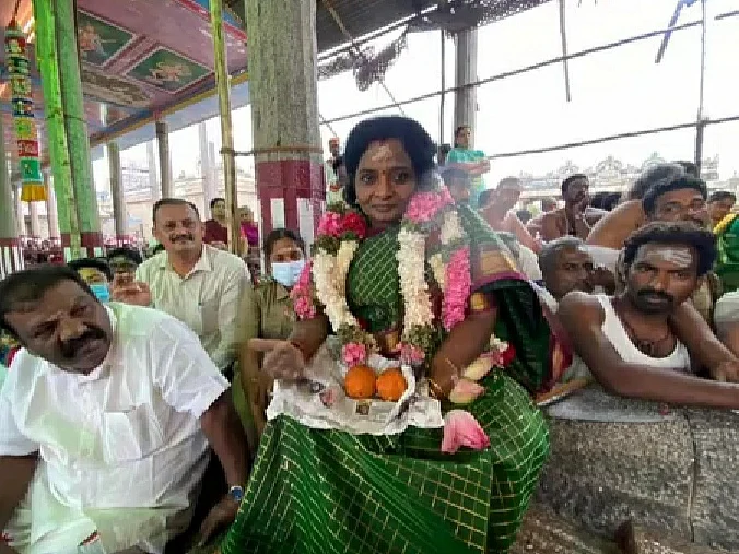 ``அதற்கு சிவன் இருக்கிறார்” - சிதம்பரம் நடராஜர் கோயிலில் நடந்தது என்ன?... ஆளுநர் தமிழிசை விளக்கம்