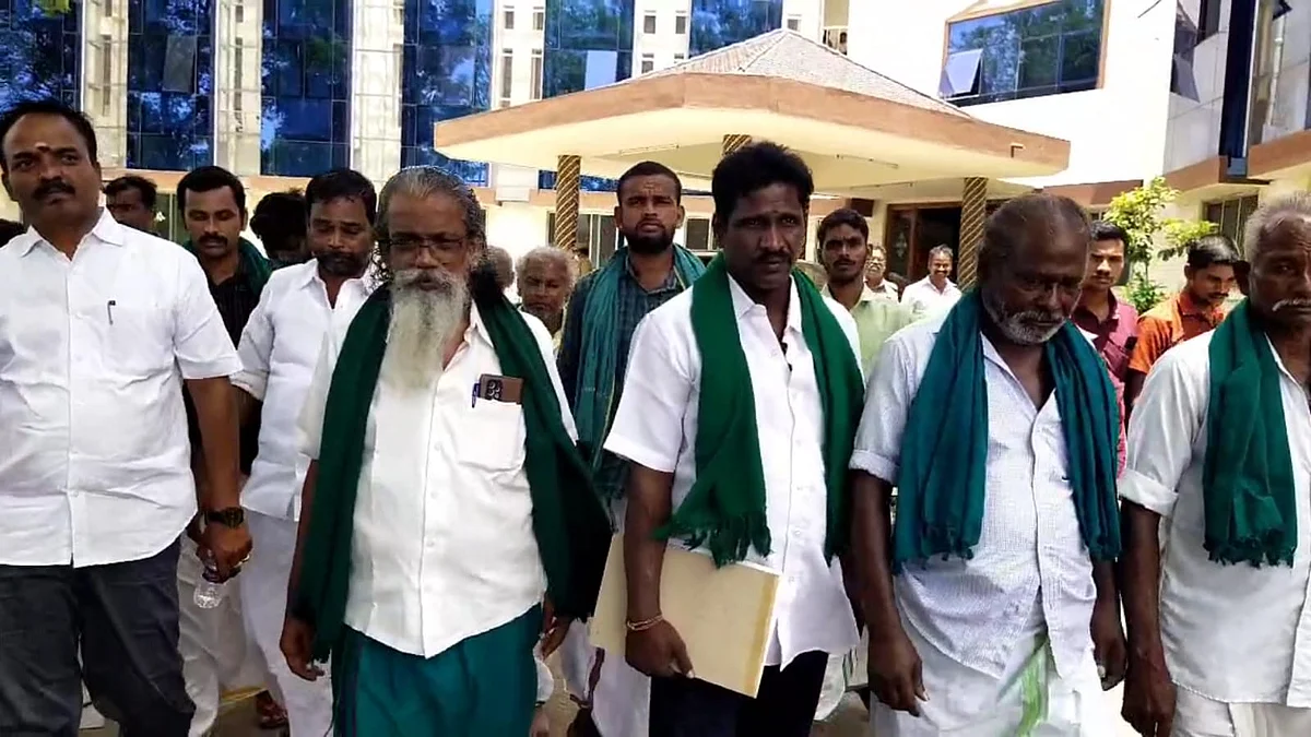 மனு அளிக்க வந்த அய்யாக்கண்ணு