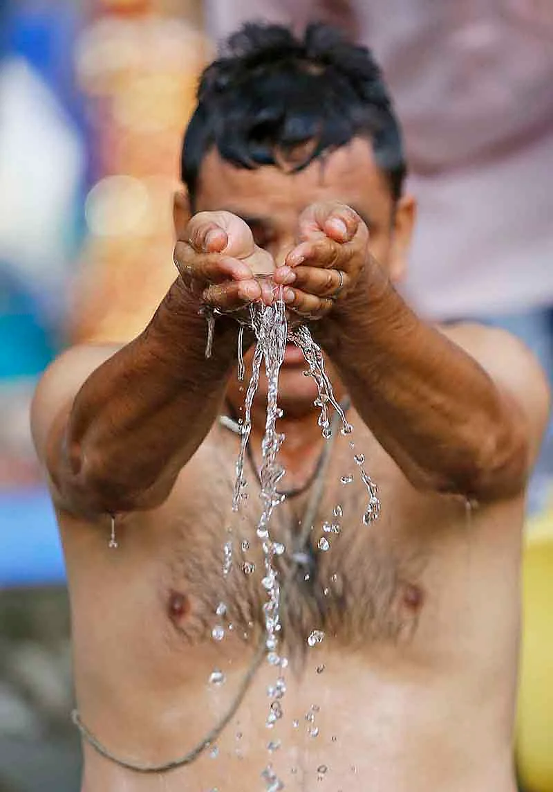 குளிக்கும்போதும் இறைநாமம்!