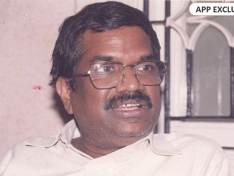 `பிரபலமானவரை உதவியாளரா வச்சுட்டு நான் பட்ட பாடு!' - கங்கை அமரன் #AppExclusive