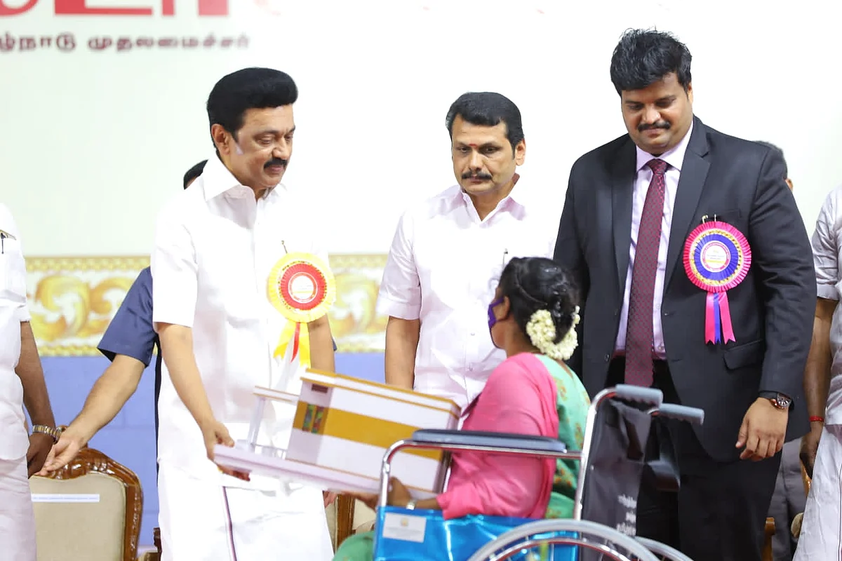 நலத்திட்ட உதவி வழங்கும் நிகழ்ச்சியில் முதல்வர் ஸ்டாலின் - அமைச்சர் செந்தில் பாலாஜி