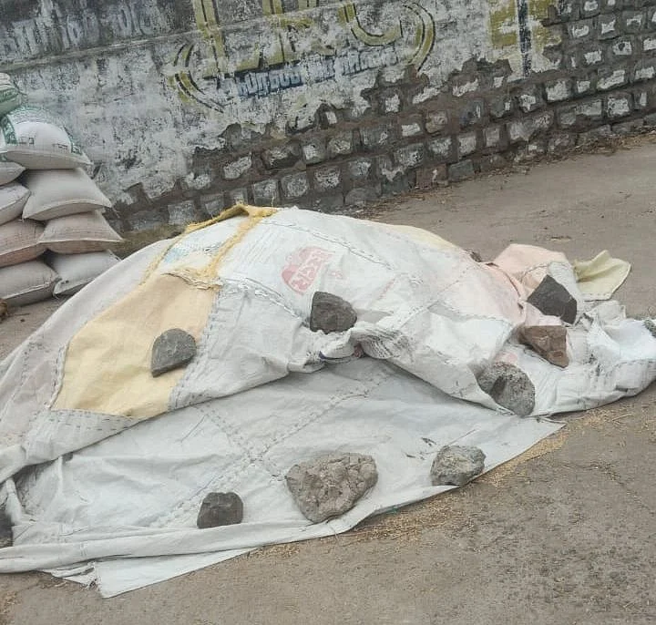 நெல்லைக் கொள்முதல் செய்யவில்லை... கண்ணீர் சிந்தும் விவசாயிகள்!