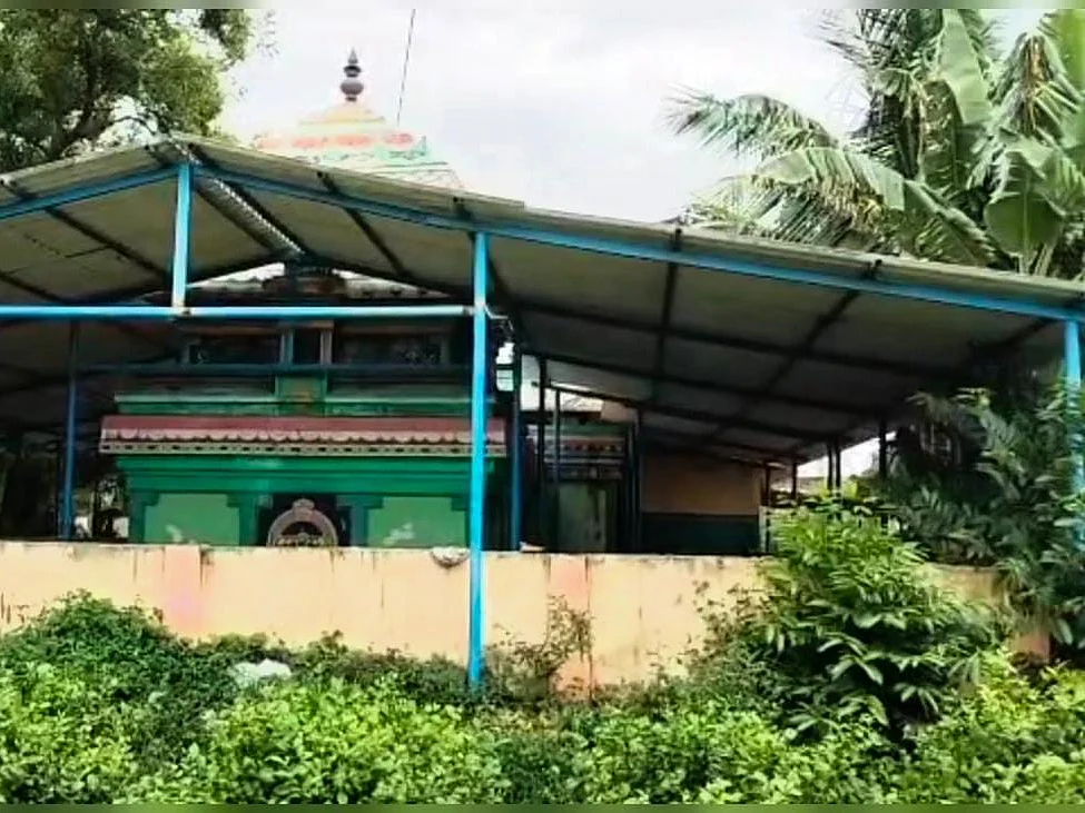 அரியலூர்: அம்மன் கழுத்திலிருந்த தாலி, வெள்ளி கிரீடம் கொள்ளை! - போலீஸ் விசாரணை