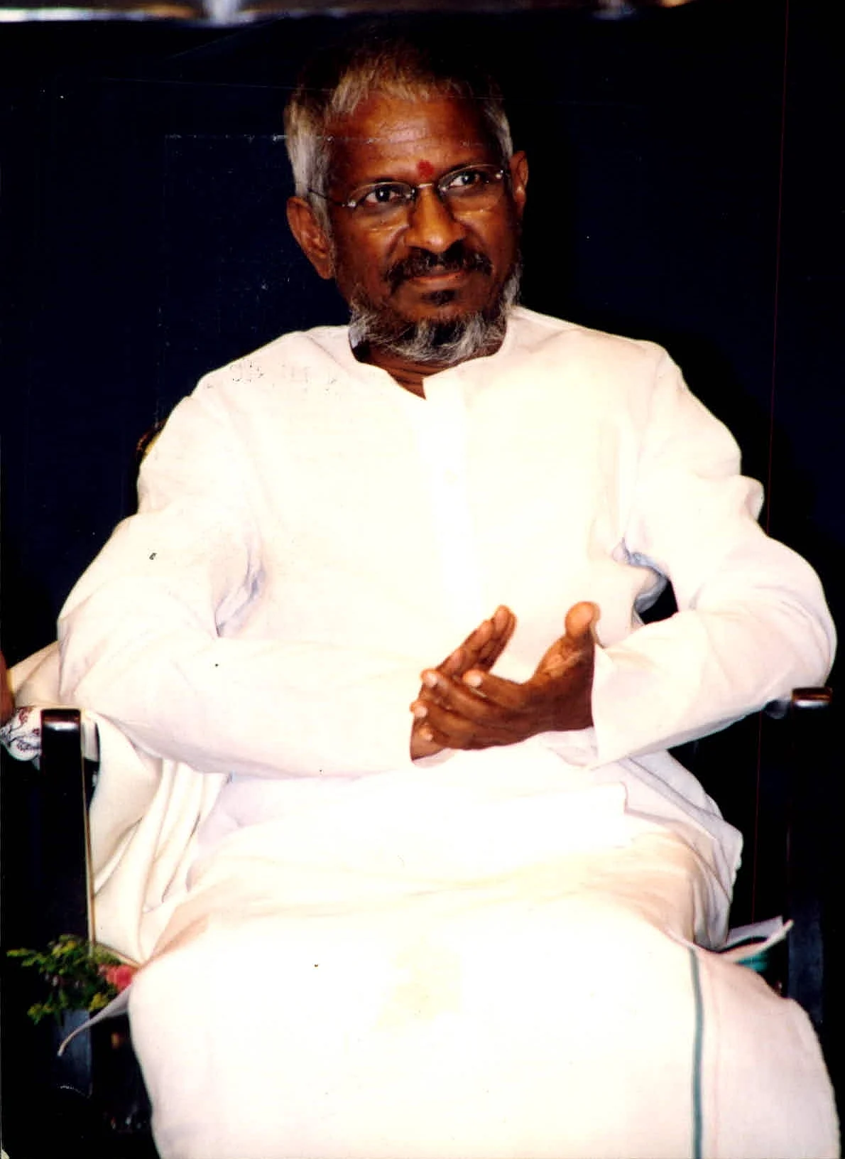 Rajavin Parvaiyil - Ilaiyaraaja - 9