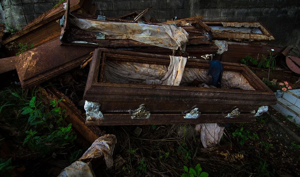 கல்லறைத் திருடர்கள் (Grave Robbers)