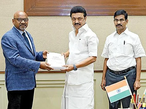 முதல்வரிடம் ஸ்மார்ட் சிட்டி விசாரணை அறிக்கை... வேலுமணிக்கு செக்?!