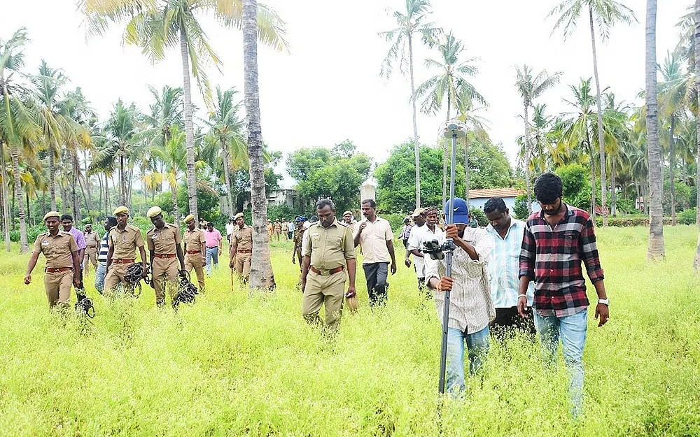 மீத்தேன், எட்டுவழிச்சாலை, அணுக்கழிவு மையம்... மீண்டும் கிளம்பும் பூகம்பங்கள்!
