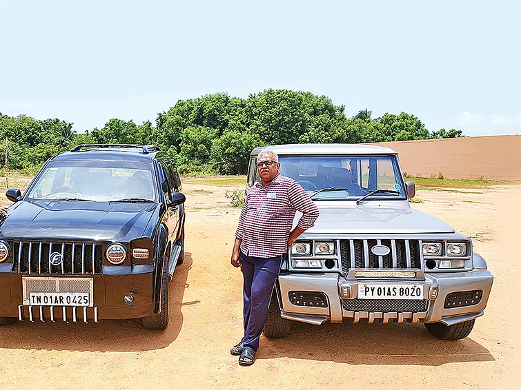 செம ஆஃப்ரோடர்களாக மாறிய
ஃபோர்ஸ் ஒன்னும் பொலேரோவும்!