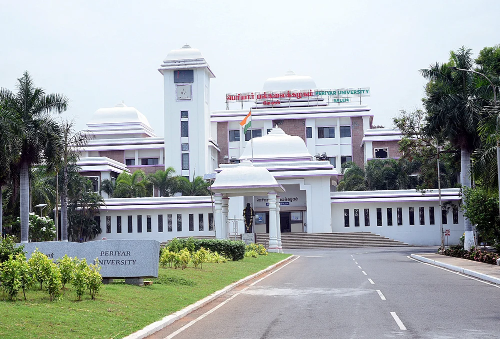 சாதிப்பாகுபாடு, சர்ச்சைக் கேள்வி, பாலியல் வழக்கு... பெரியார் பல்கலைக் ‘கலகம்’