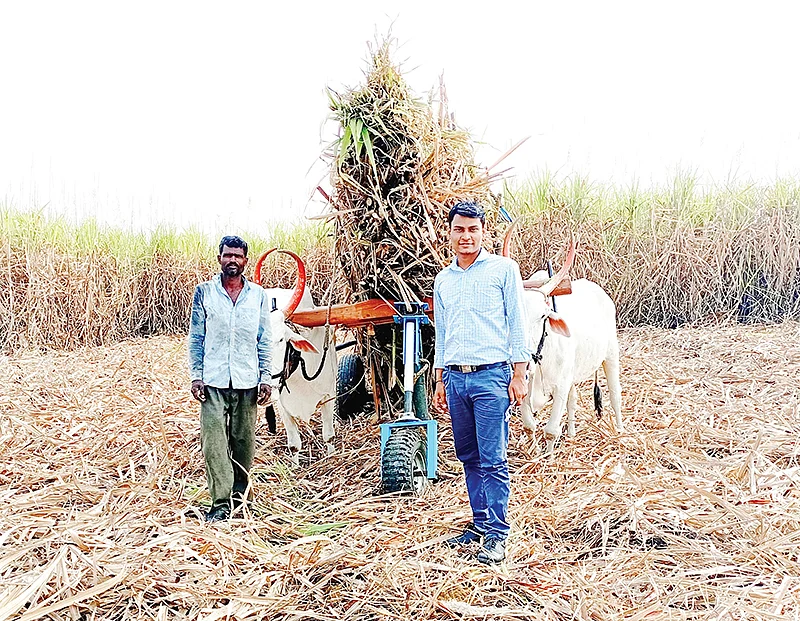 கண்டுபிடிப்பில் ஈடுபட்ட மாணவர்கள்
