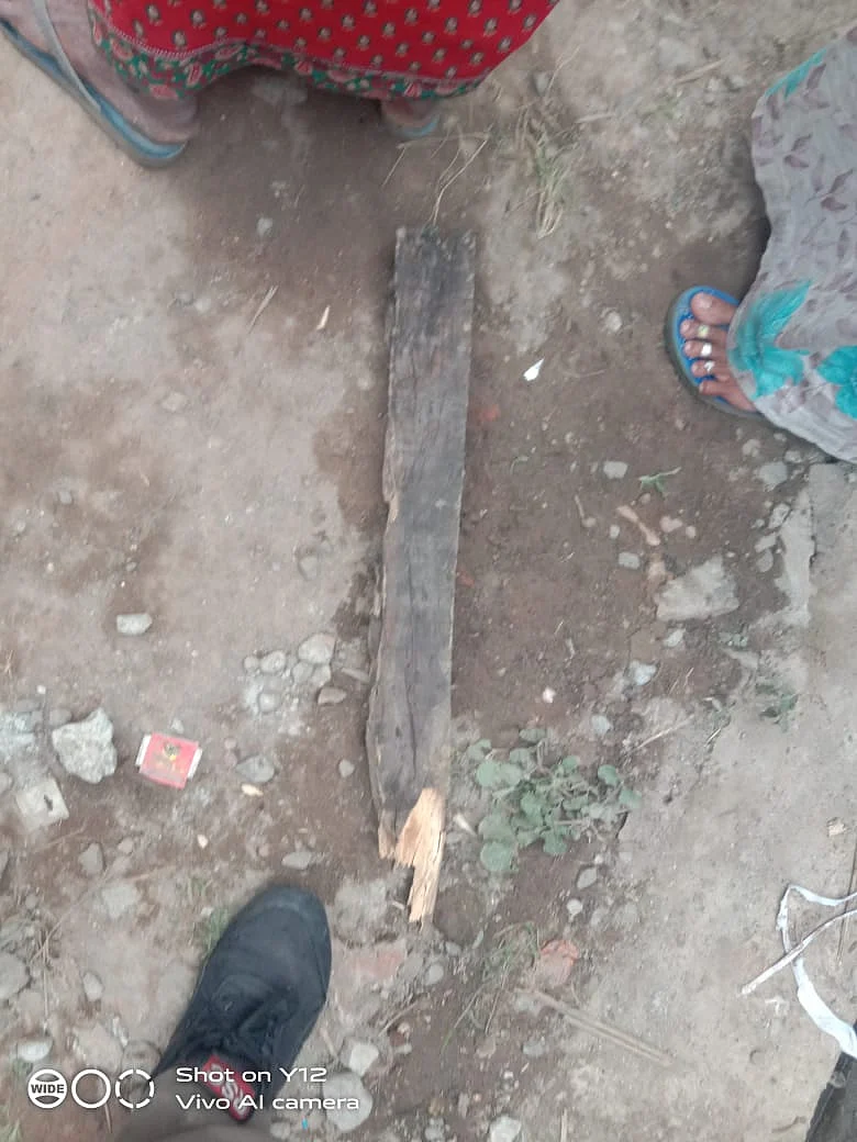 தாக்கிய கட்டை