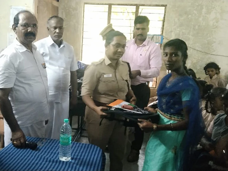 "அரசுக் கல்லூரியில் படித்து முதல் முயற்சியிலேயே ஐபிஎஸ் ஆனேன்!"- மாணவர்களை ஊக்கப்படுத்திய எஸ்.பி நிஷா