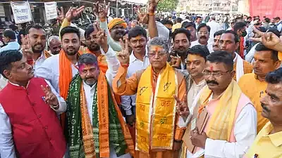 அயோத்தி நில சர்ச்சை: பாஜக மேயர், எம்.எல்.ஏ மீது அயோத்தி மேம்பாட்டு ஆணையம் புகார்!