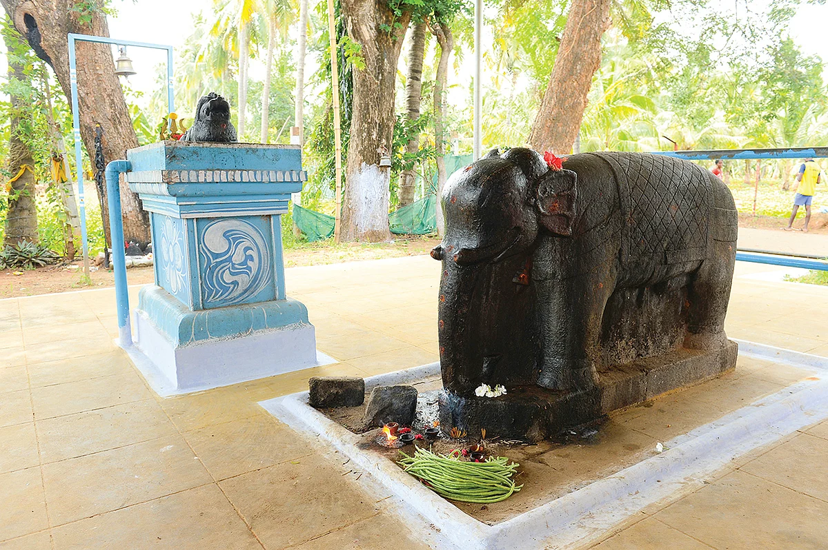 யானைச்சிலை