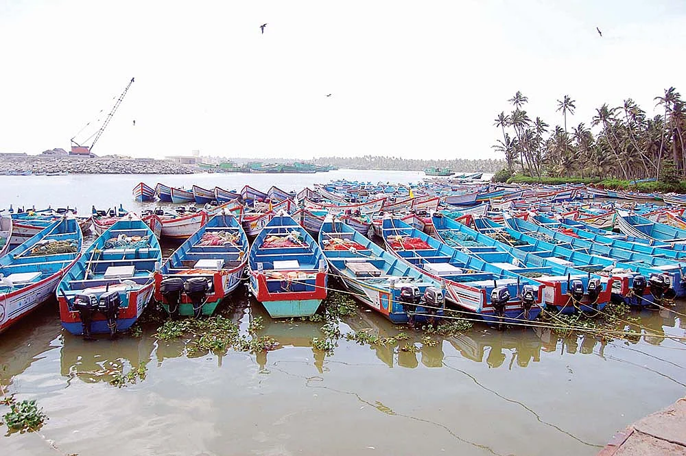 தி.மு.க-வுக்கு எதிராக காங்கிரஸ்! - சூடுபிடிக்கும் தேங்காய்பட்டணம் விவகாரம்...