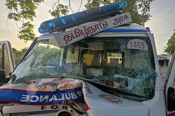 நெல்லை: கட்டுப்பாட்டை இழந்த 108 ஆம்புலன்ஸ்;  நடைப்பயிற்சி மேற்கொண்டவருக்கு நேர்ந்த சோகம்!