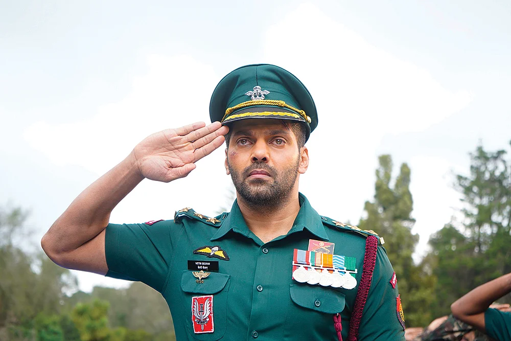 “ஆர்யாகிட்ட மற்ற ஹீரோக்கள் எச்சரிக்கையா இருக்கணும்!”