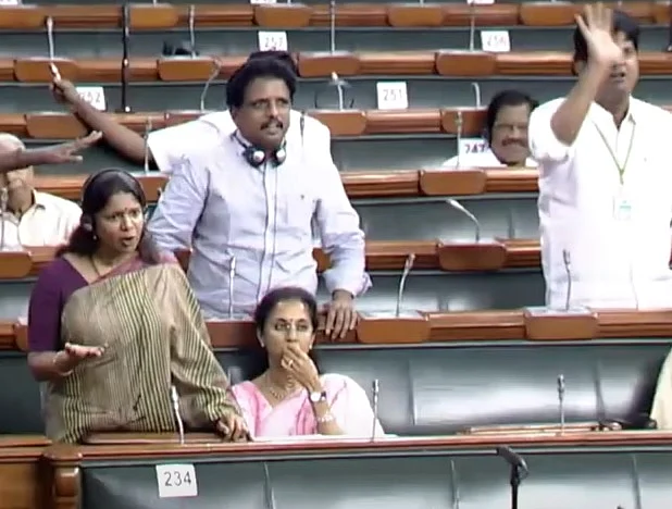 நாடாளுமன்றத்தில் கனிமொழி