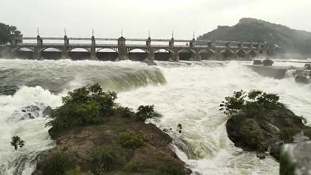 காவிரி ஆற்றில் வெள்ளம்